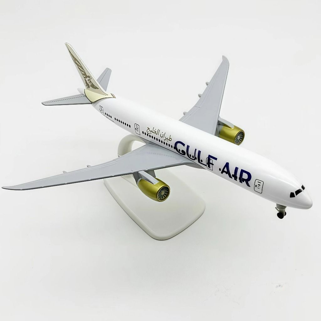 GULF AIR B787 Airplane Model — image 2