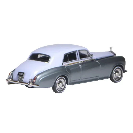 Rolls Royce Silver Cloud III 1965, 1:64 Scale (Blue & Grey) — image 2