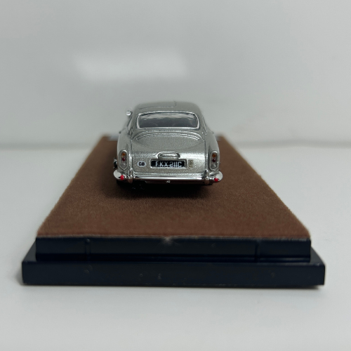 Aston Martin DB5, 1:64 Scale (Silver) — image 4