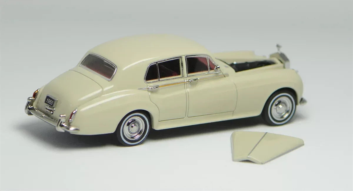 Rolls Royce Silver Cloud 1955, 1:64 Scale (Ivory) — image 4