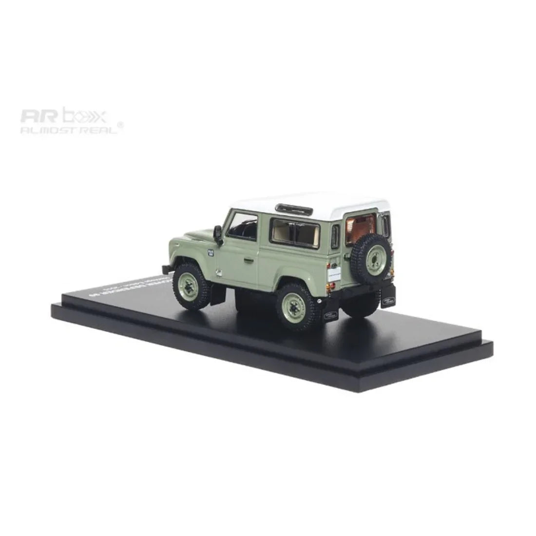 *PRE-ORDER* Land Rover Defender 90 Heritage Edition 2015, 1:64 Scale (Green) — image 3