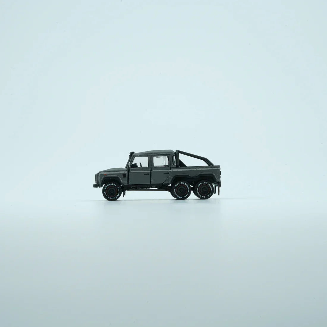 Land Rover Defender 110 PickUp 6x6 Acc Pack 2016, 1:64 Scale (Dark Grey / Silver) — image 3