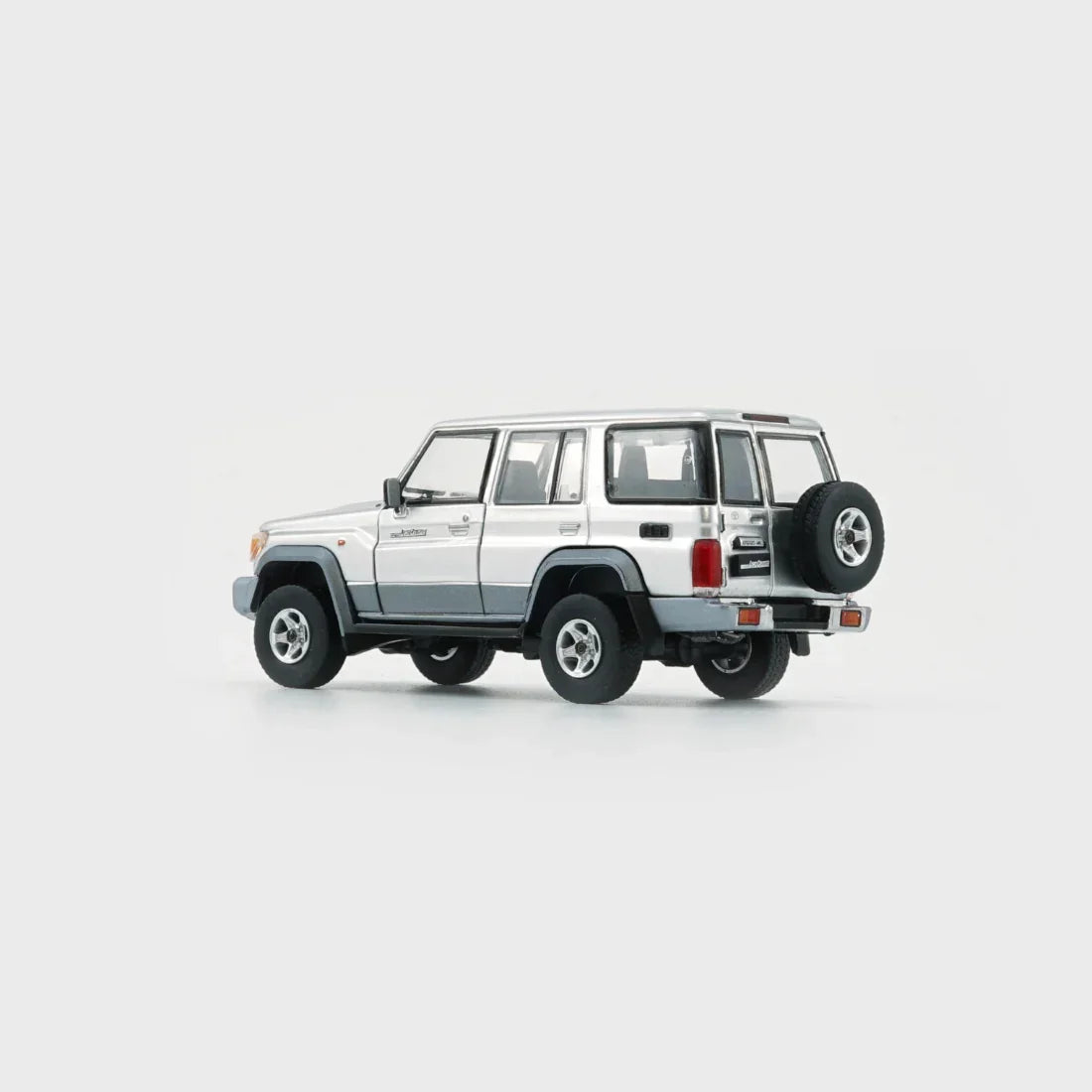 Toyota Land Cruiser LC76, 1:64 Scale (Silver) — image 2