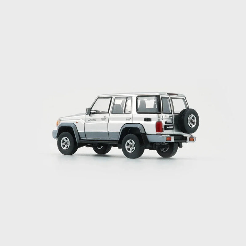 Toyota Land Cruiser LC76, 1:64 Scale (Silver) — image 2