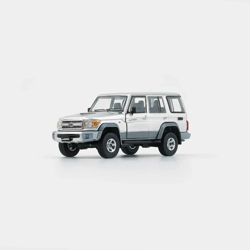 Toyota Land Cruiser LC76, 1:64 Scale (Silver) — image 1