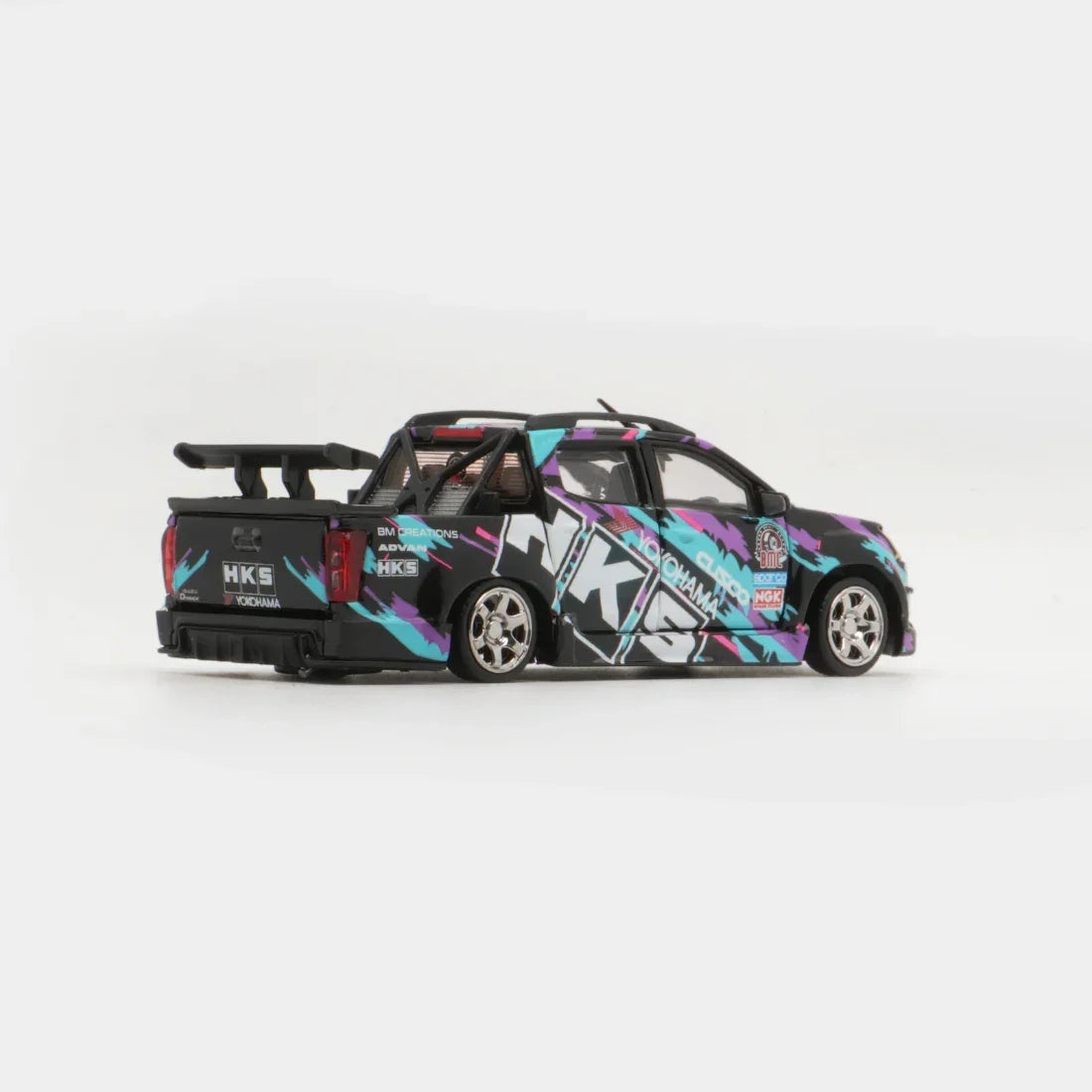 Isuzu D-Max 2018 Low Rider HKS TDE 2025, 1:64 Scale — image 5