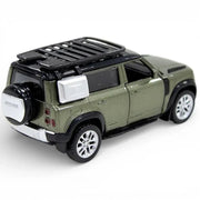 Land Rover Defender 110 2020, 1:43 Scale (Green) — image 5