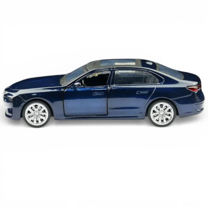 BMW I7, 1:43 Scale (Blue) — image 2