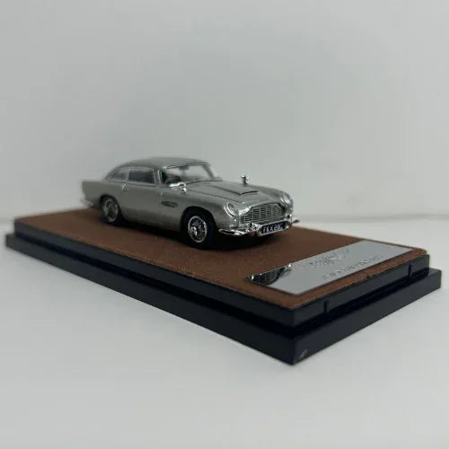 Aston Martin DB5, 1:64 Scale (Silver) — image 8