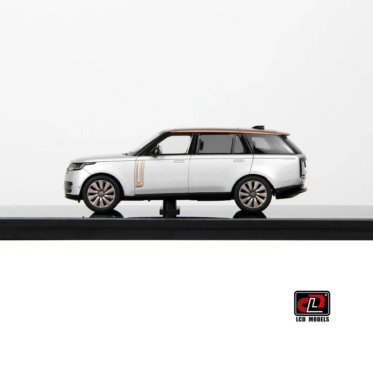 Land Rover Range Rover SV SERENITY, 1:43 Scale (Silver) — image 2
