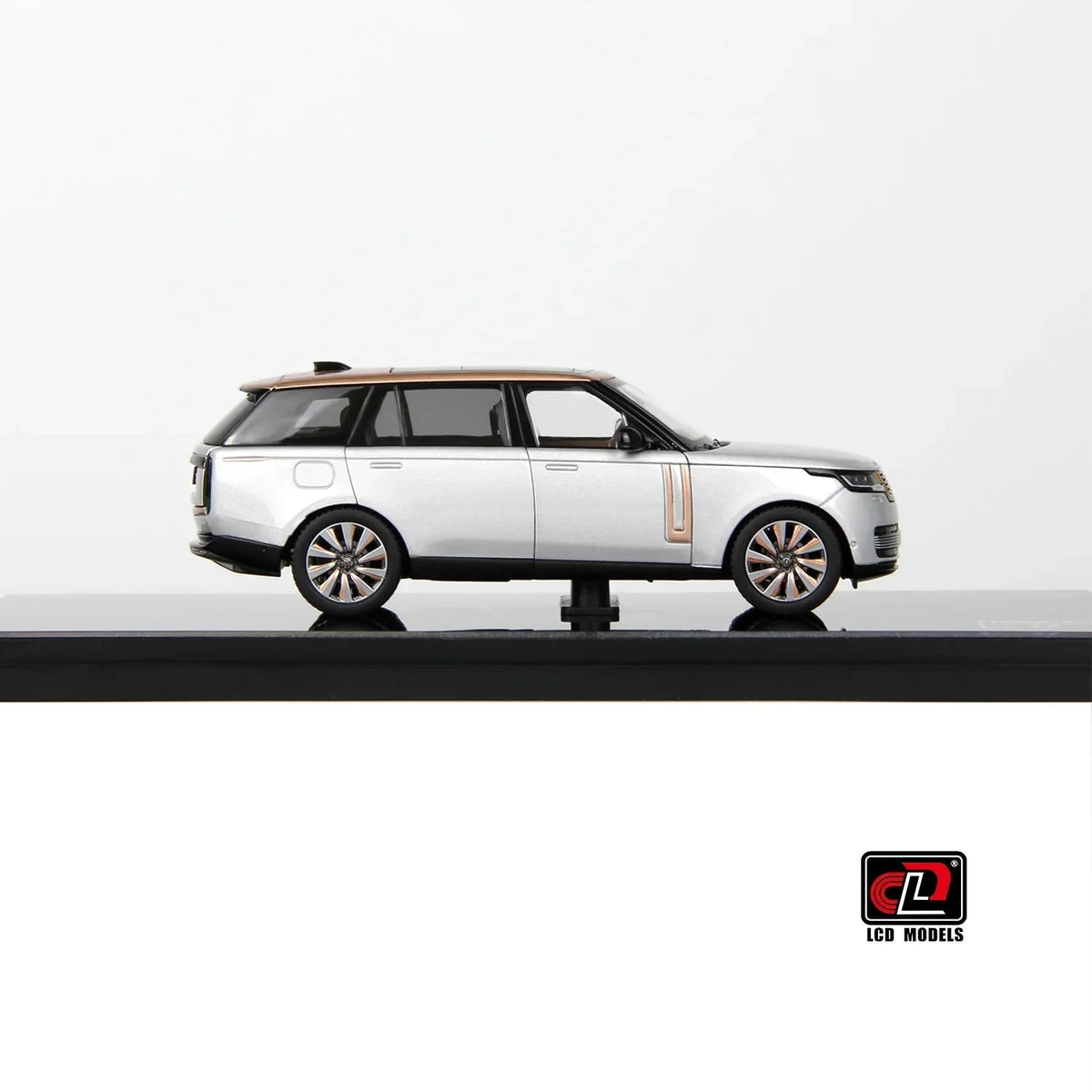 Land Rover Range Rover SV SERENITY, 1:43 Scale (Silver) — image 4