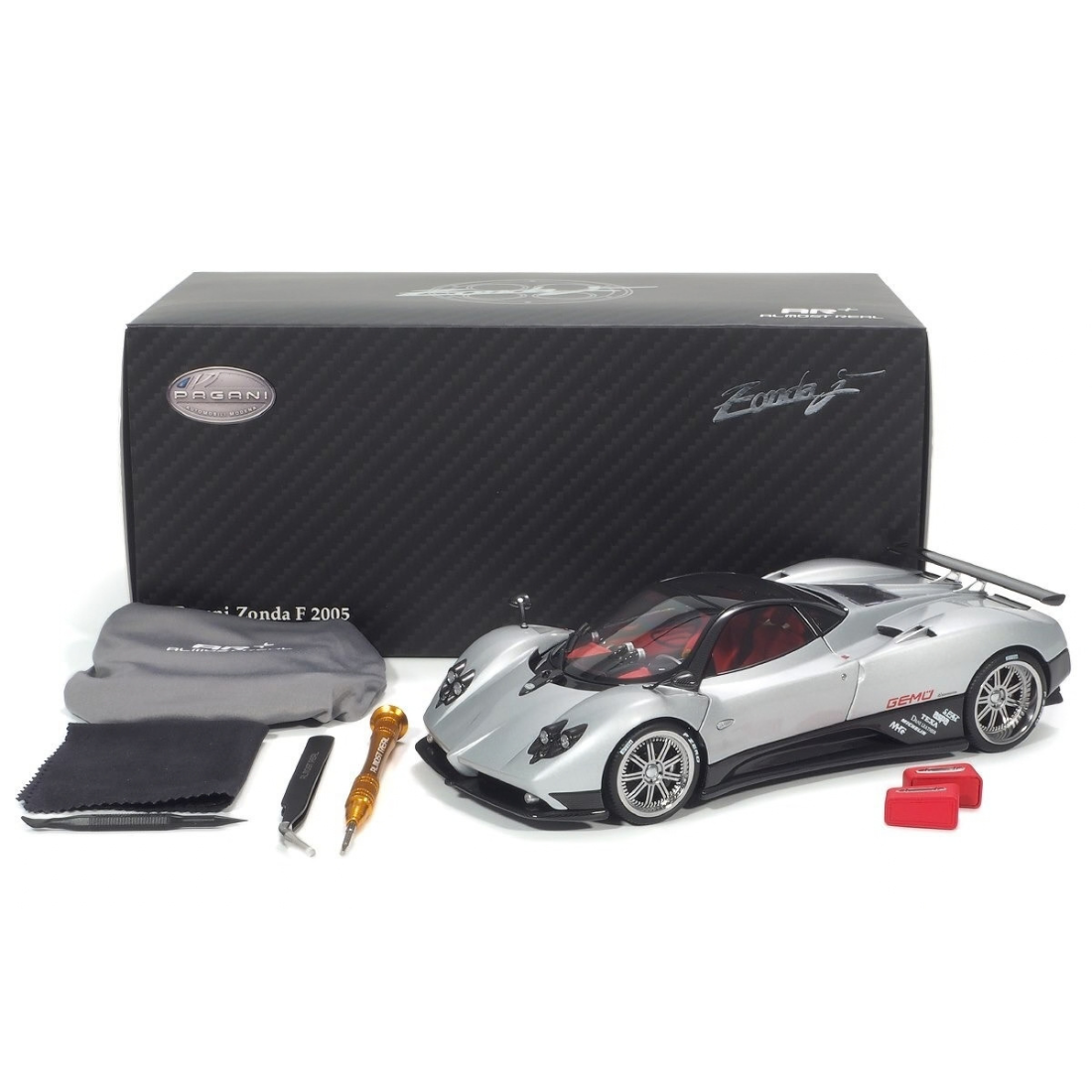 *PRE-ORDER* Pagani Zonda F - Grigio Mercurio 2005, 1:18 Scale — image 1