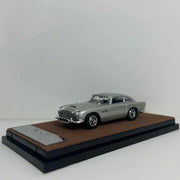 Aston Martin DB5, 1:64 Scale (Silver) — image 1