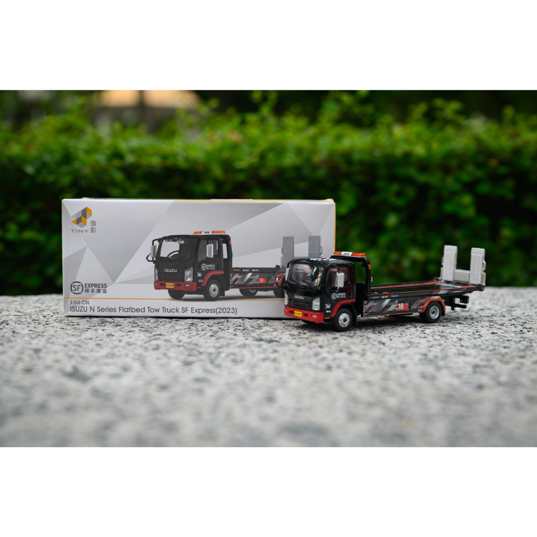 CN27 Diecast - Isuzu N Series SF Express Flatbed Trailer, 1:64 Scale (2023) — image 1
