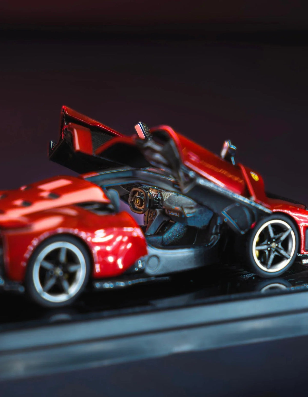 Ferrari F80 Rosso Supercar, 1:64 Scale — image 14