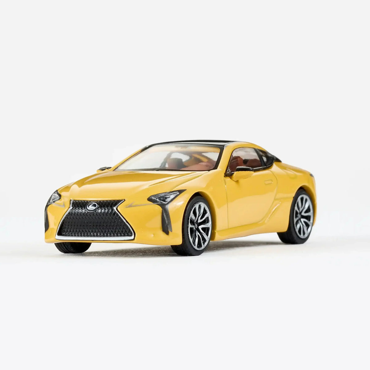 Lexus LS 500H 2020, 1:64 Scale (Yellow) — image 1