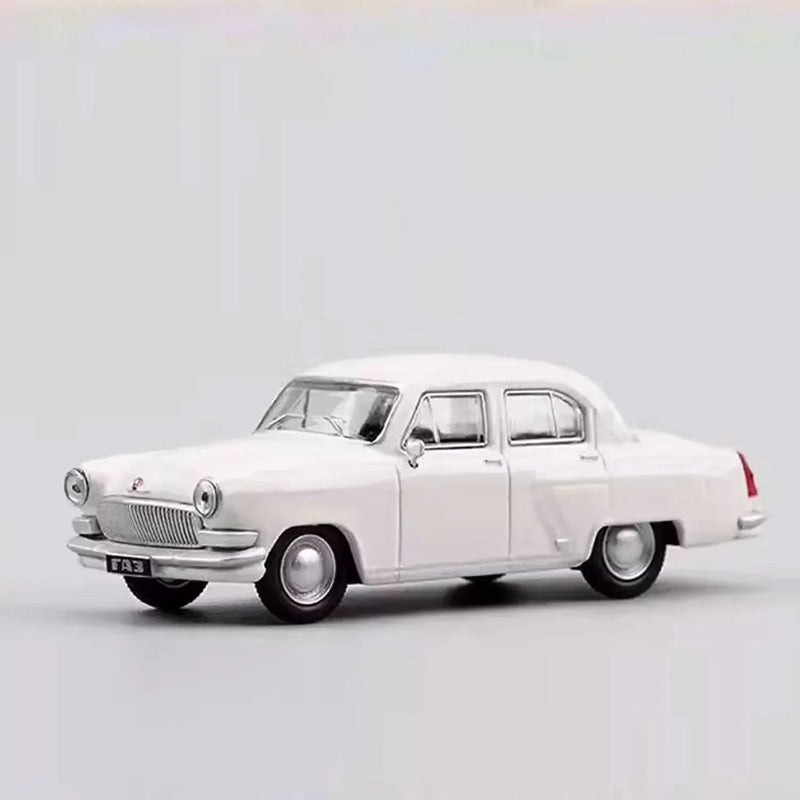 GAZ-21 Volga, 1:64 Scale (White) — image 1