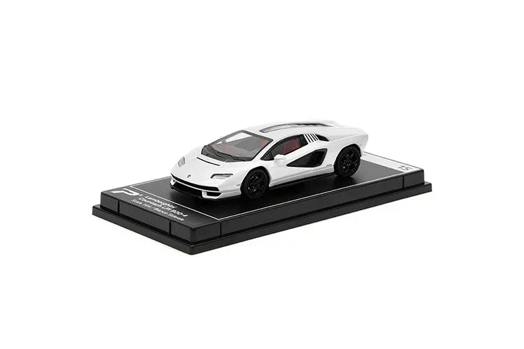 Lamborghini Countach LPI 800-4, 1:64 Scale (White) — image 1