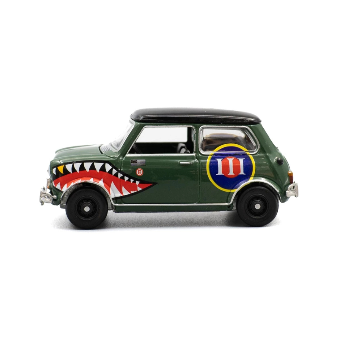 Art Car - Shark (Metal Chassis, only the engine hood can be opened, while the doors on both sides cannot be opened), 1:64 Scale — image 3