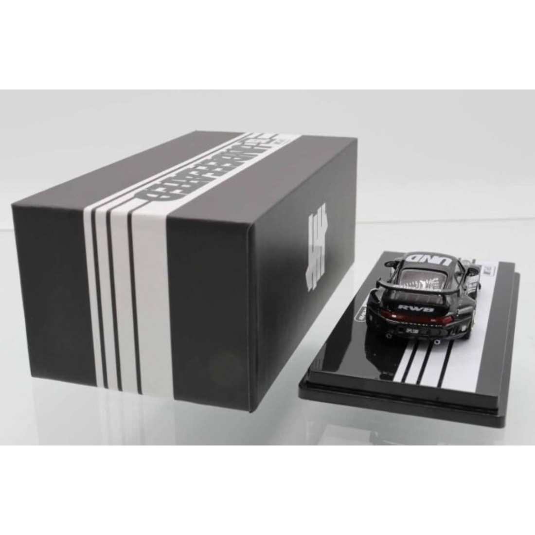 *TASKL 2026* RWB 964, 1:64 Scale (Black) — image 3