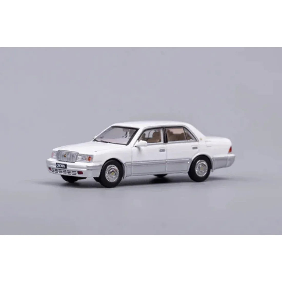 Toyota Crown, 1:64 Scale (White) — image 1