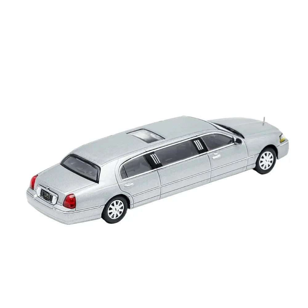 A Silver Extended Lincoln, 1:64 Scale (Silver) — image 2