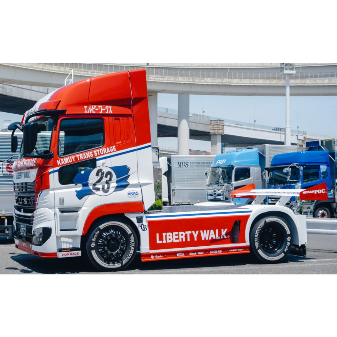 *PRE-ORDER* LB-Trucks UD Quon Head-Red/White, 1:64 Scale — image 4