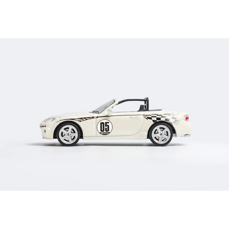 *PRE-ORDER* Mazda MX-5 Spec Miata (NC1) 2006, 1:64 Scale (White) — image 2