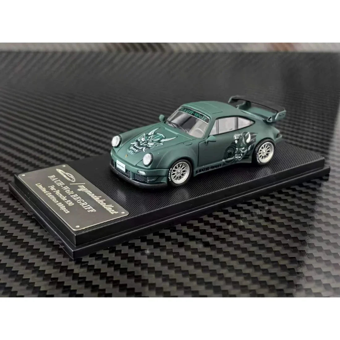 *PRE-ORDER* Porsche diecast RWB 930 GT Wing (Hanna Mask Borisov Mask), 1:64 Scale (Green) — image 1