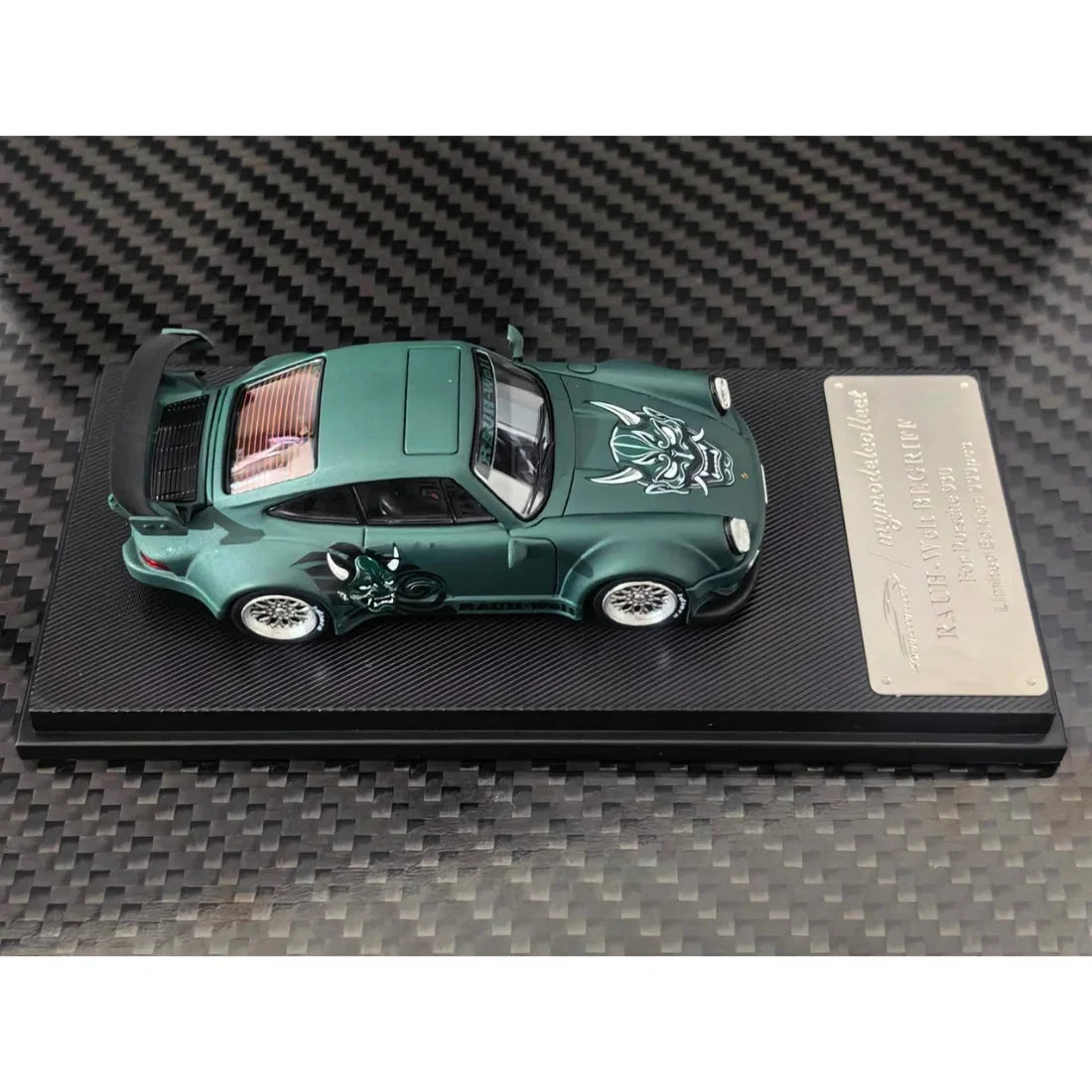 *PRE-ORDER* Porsche diecast RWB 930 GT Wing (Hanna Mask Borisov Mask), 1:64 Scale (Green) — image 3