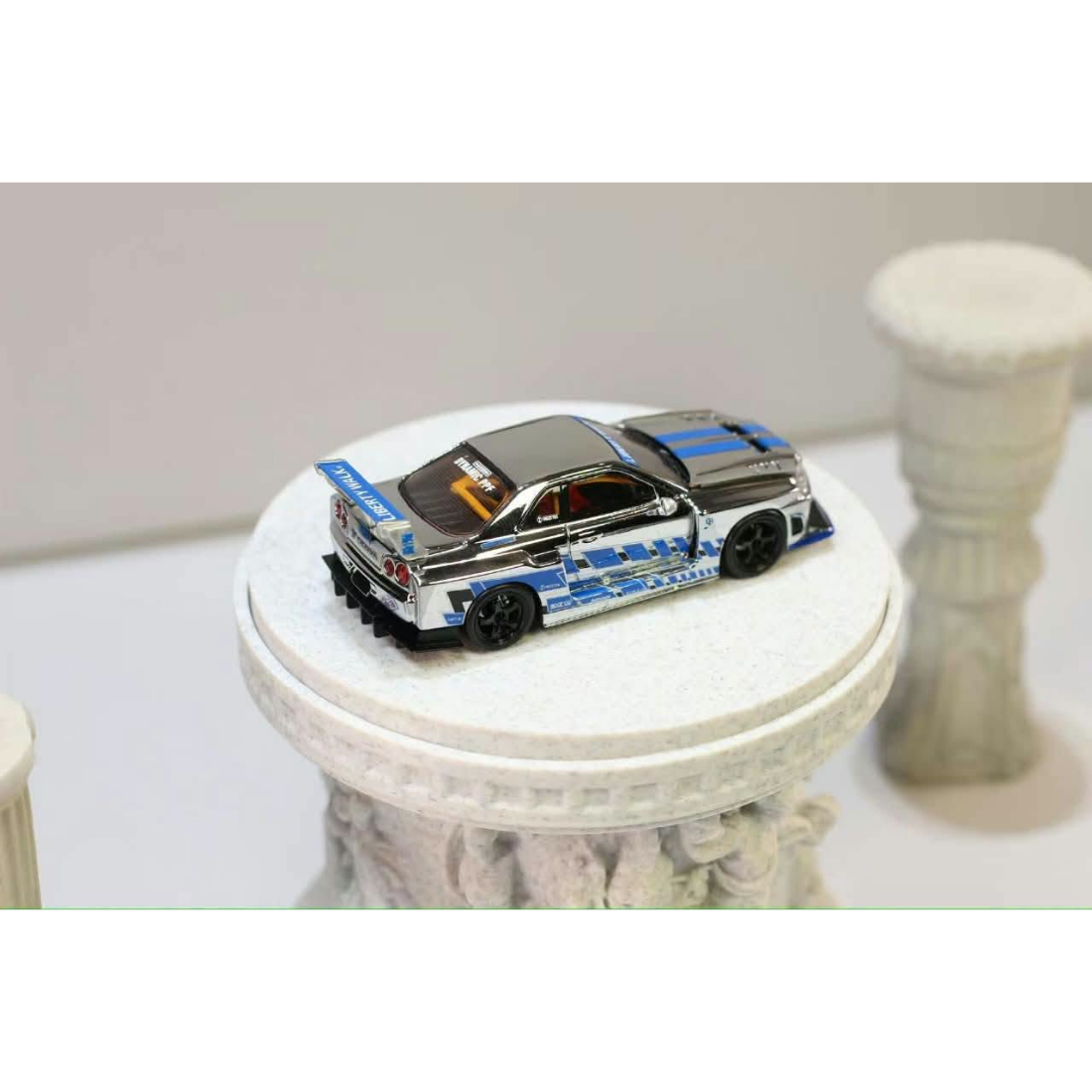 *PRE-ORDER* Nissan Skyline R34，ER34 Super Silhouette (Open-Hood, Visible Engine) Chrome Silver-Blue, 1:64 Scale — image 2