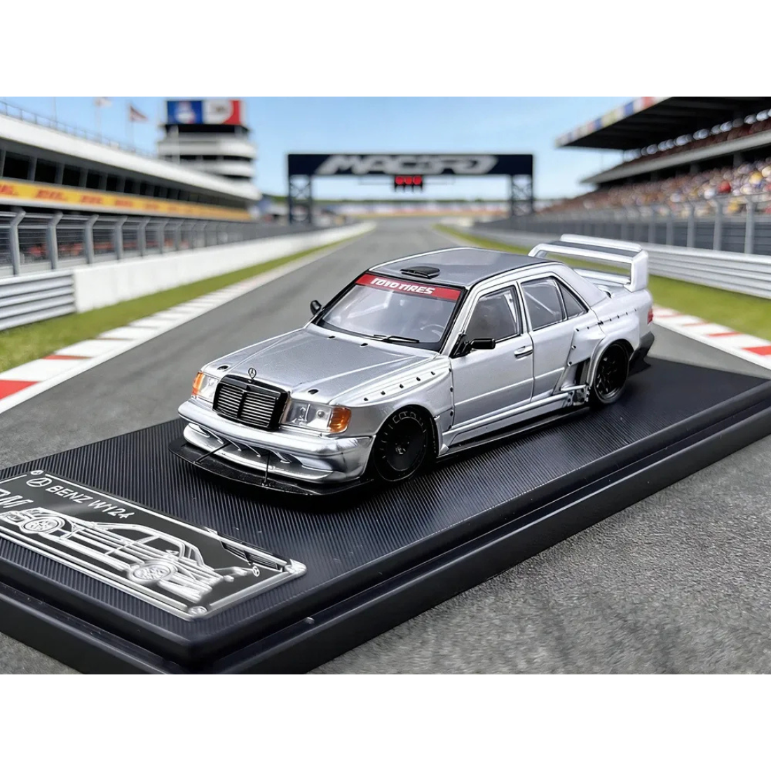 Mercedes-Benz 500 E W124, 1:64 Scale (Silver) — image 1
