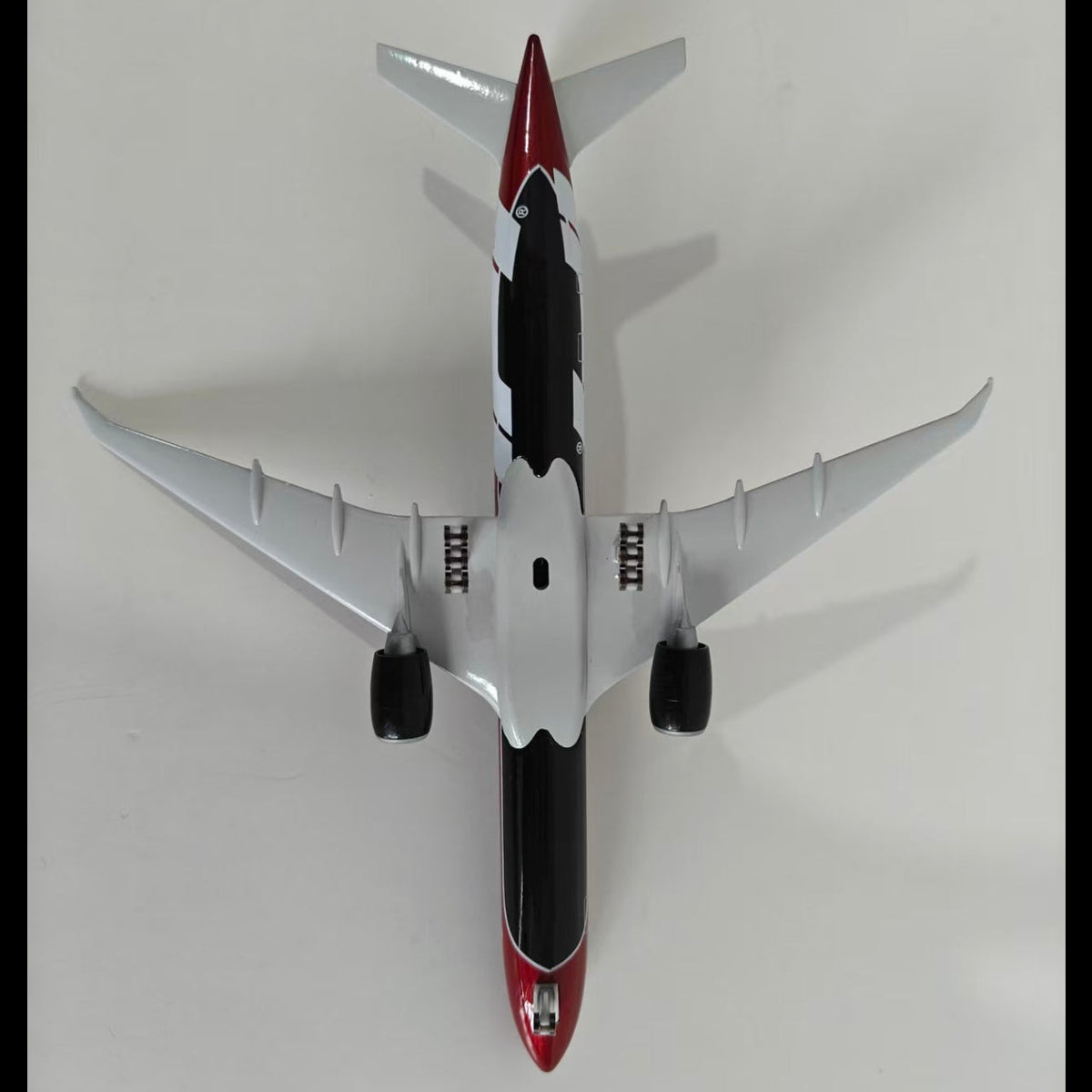 Qatar Airways Formula 1 Special Livery Boeing 777-300ER — image 3