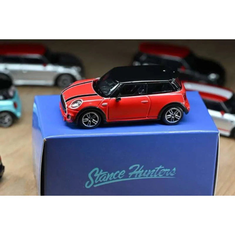 Mini Cooper Red with Black Roof Top, 1:64 Scale — image 1