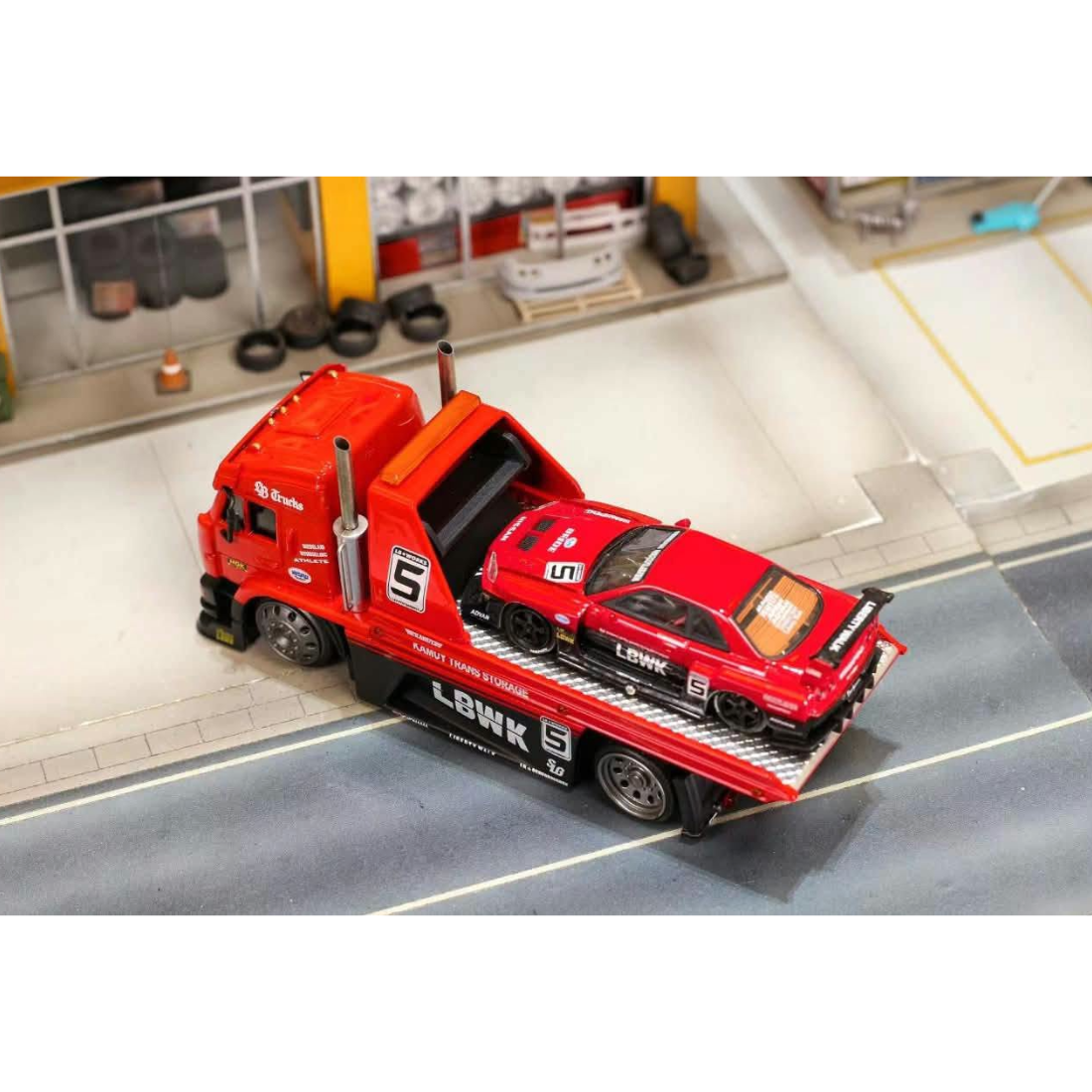 *PRE-ORDER* Lamaz Tow LB #5, 1:64 Scale (Red) — image 4