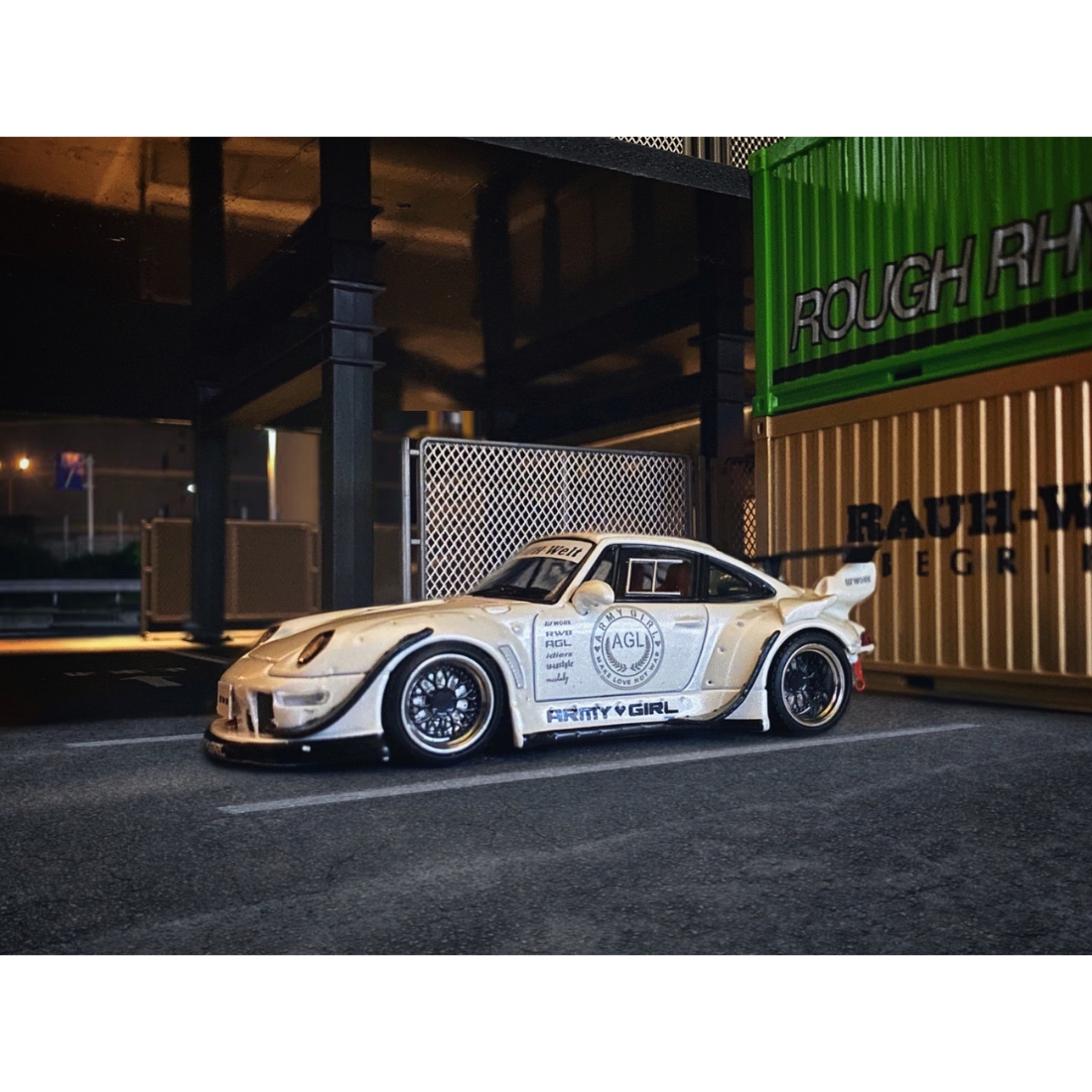Porsche RWB (Limited to 499pcs), 1:64 Scale (White) — image 1