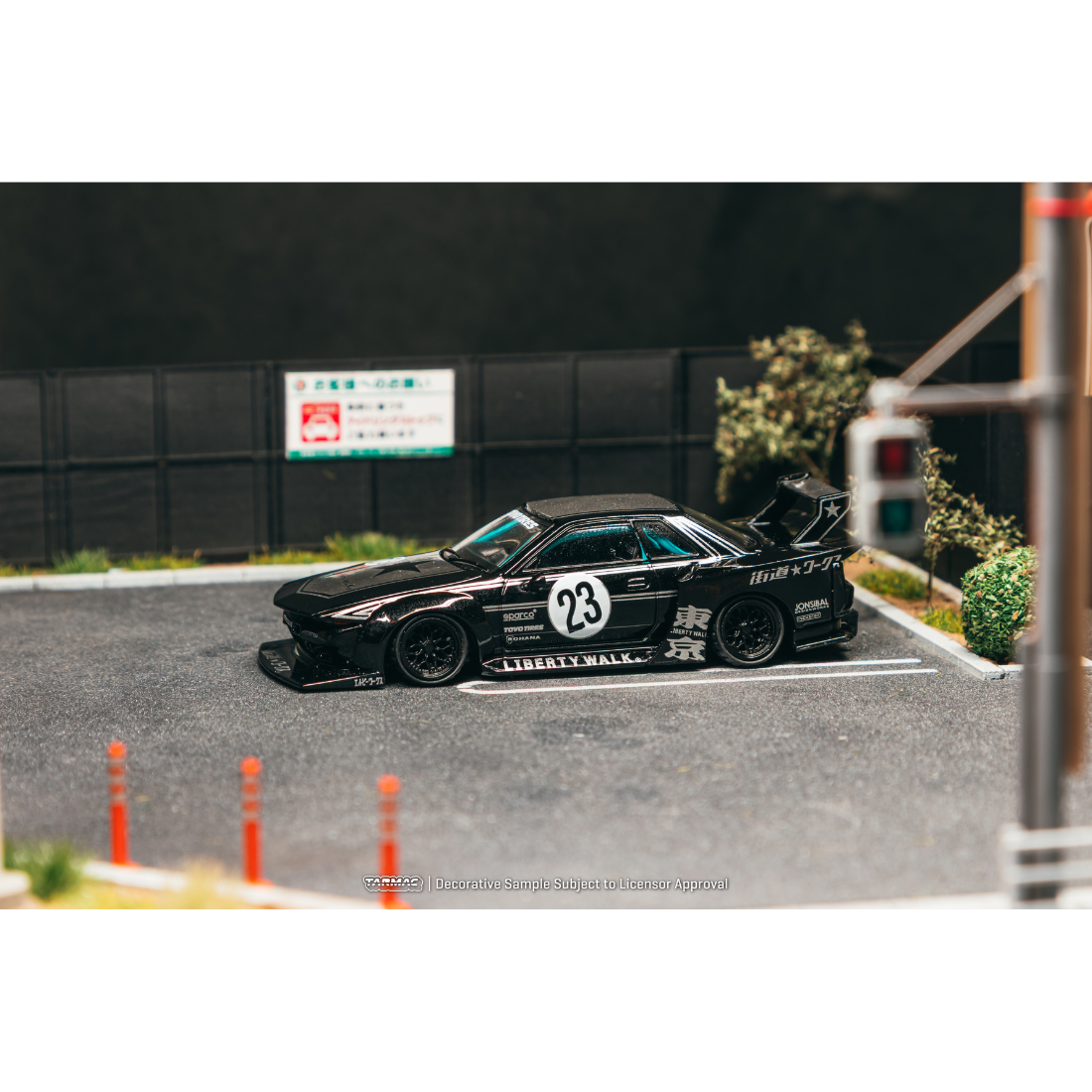 *PRE-ORDER* LB-KAIDO WORKS Nissan R32 Skyline, 1:64 Scale (Black) — image 3