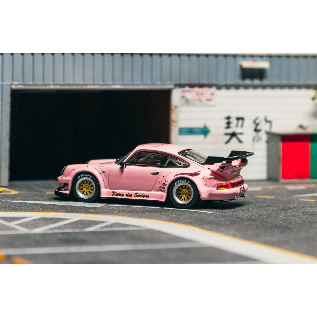 RWB 930 Southern Cross, 1:64 Scale — image 4