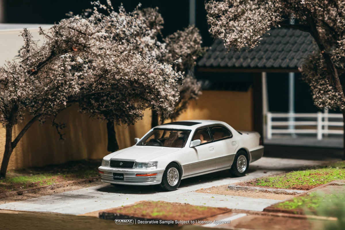 *PRE-ORDER* Lexus LS400 (UCF10) Chance of Chase Car (Blister Pack), 1:64 Scale (Pearl White) — image 2