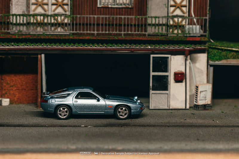 *PRE-ORDER Porsche diecast 928 GTS Chance of Chase Car with Closed Head-Light, 1:64 Scale (Blue Metallic) — image 2