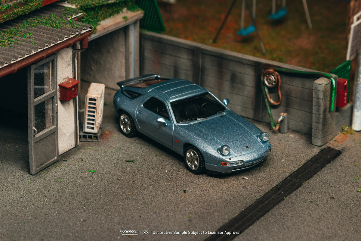 *PRE-ORDER Porsche diecast 928 GTS Chance of Chase Car with Closed Head-Light, 1:64 Scale (Blue Metallic) — image 3