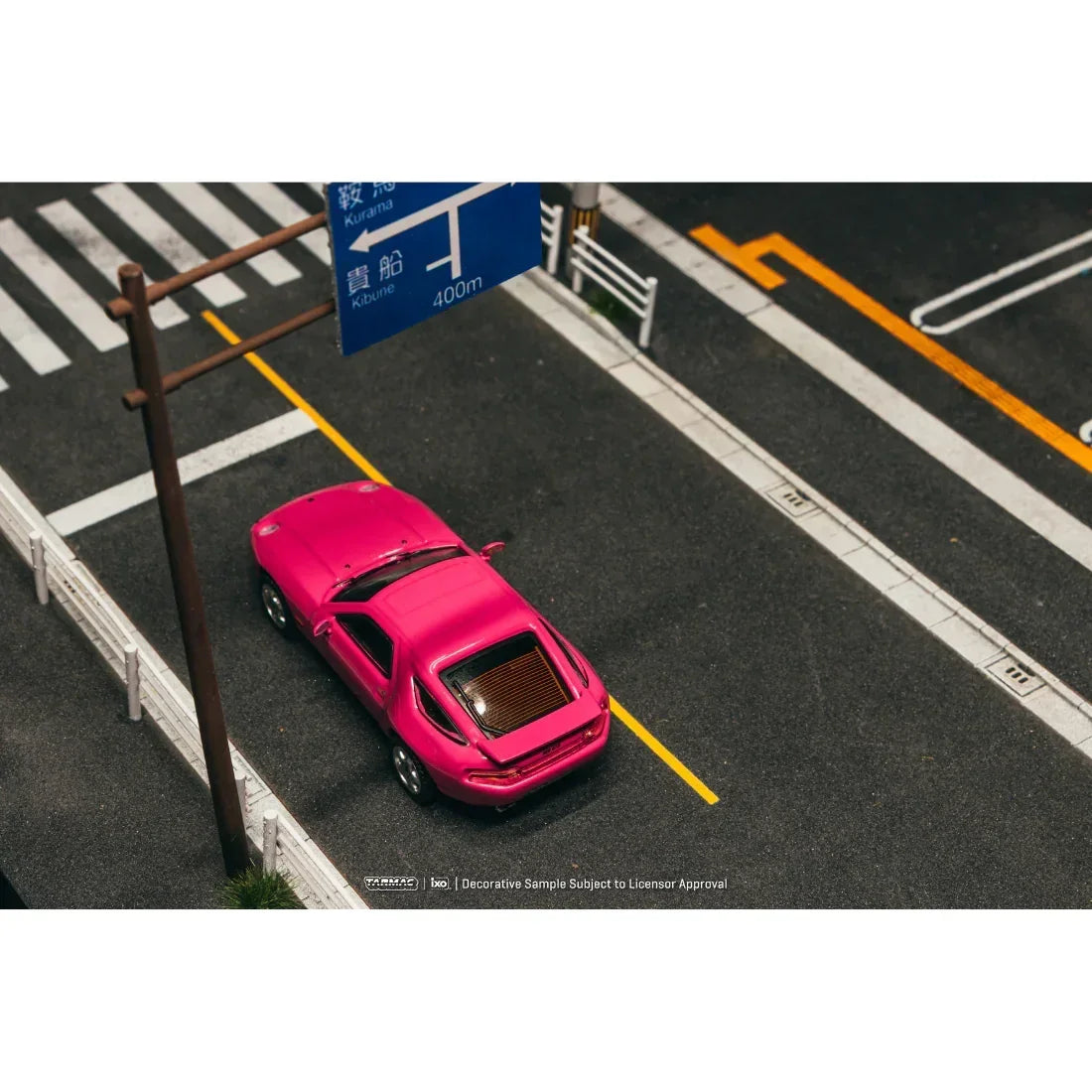 *PRE-ORDER* Porsche diecast 928 GTS Chance of Chase Car with Pop-Up Head-Lights, 1:64 Scale (Rubystone Red) — image 4