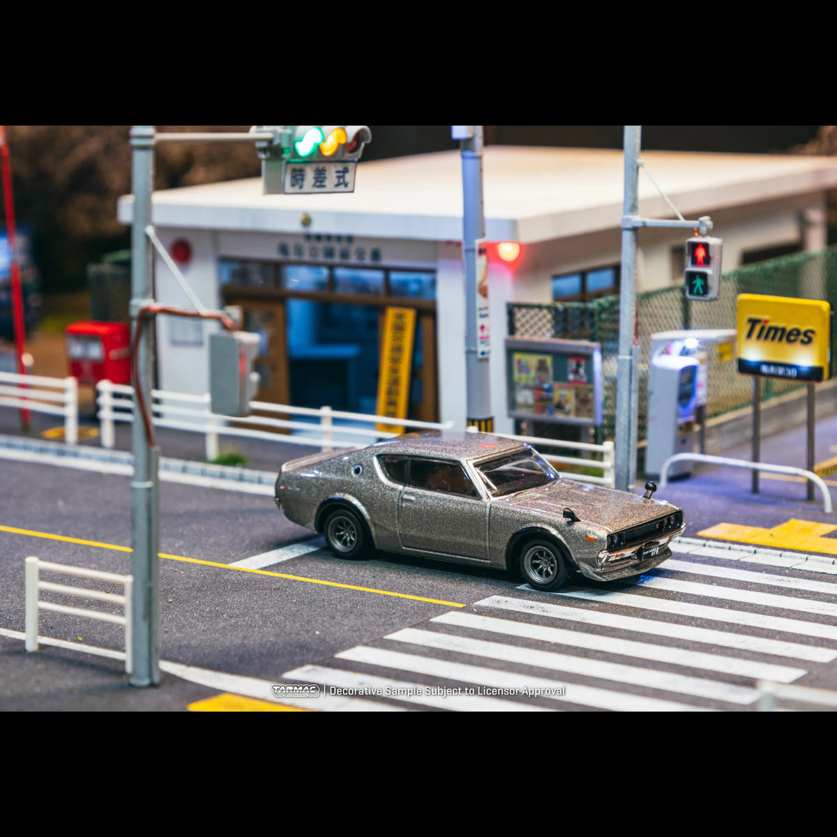 *PRE-ORDER* Nissan Skyline 2000GT-R (KPGC110) Silver (Chance of Chase Car), 1:64 Scale — image 4