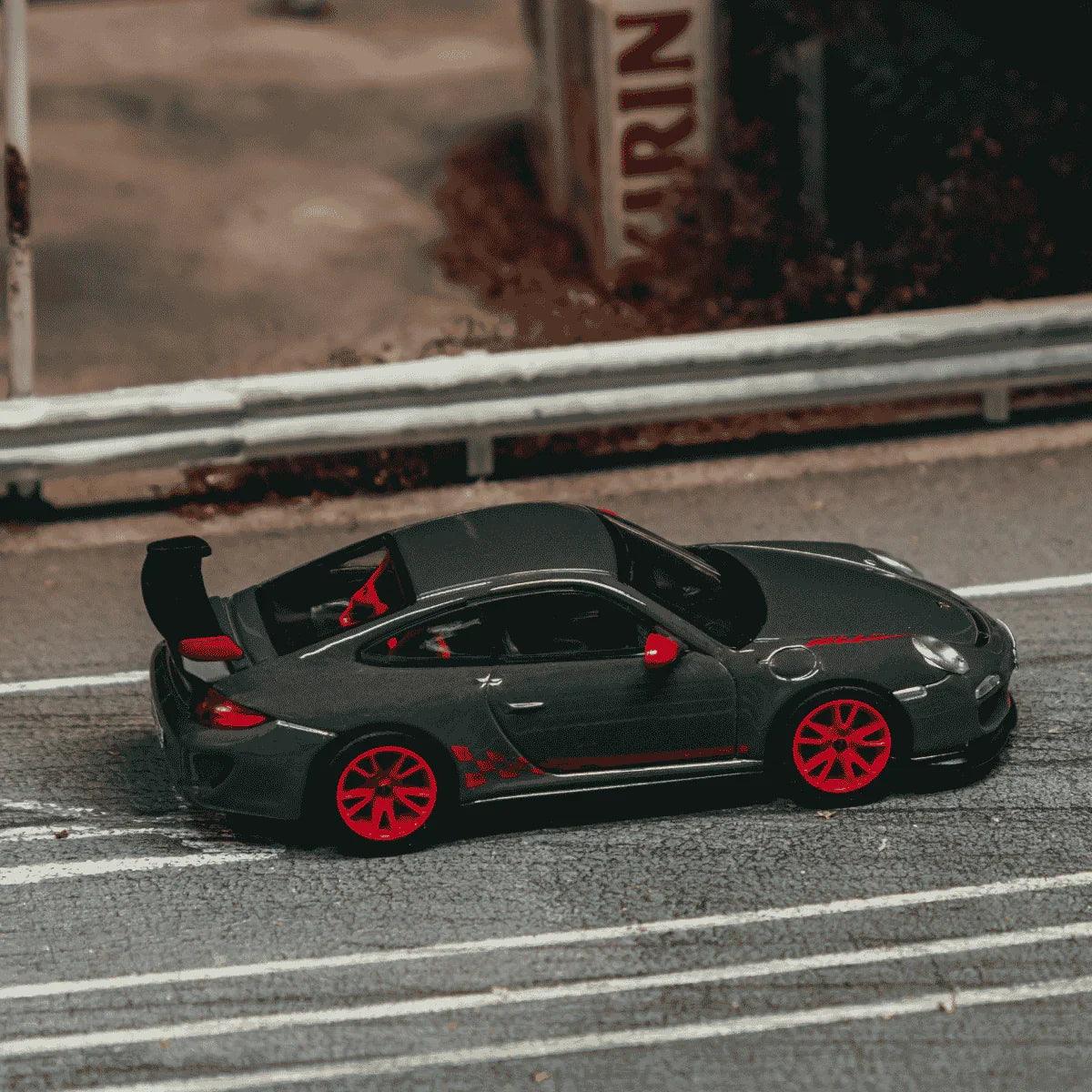*PRE-ORDER* Porsche diecast 911 GT3 RS (997.2) Chance of Chase Car, 1:64 Scale (Grey) — image 5