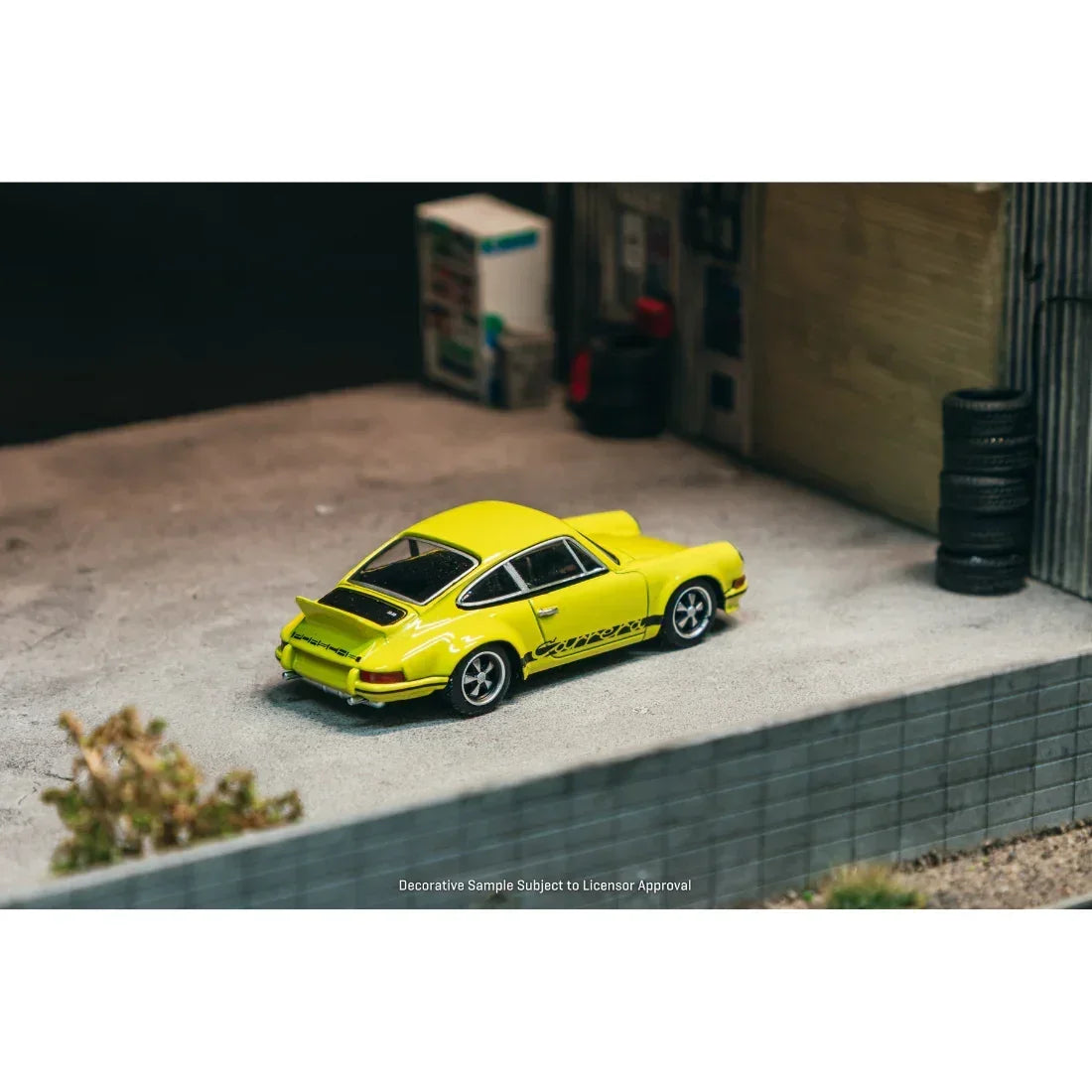 *PRE-ORDER* Porsche diecast 911 Carrera RS 2.7 Lightweight Chance of Chase Car (Yellow) — image 4