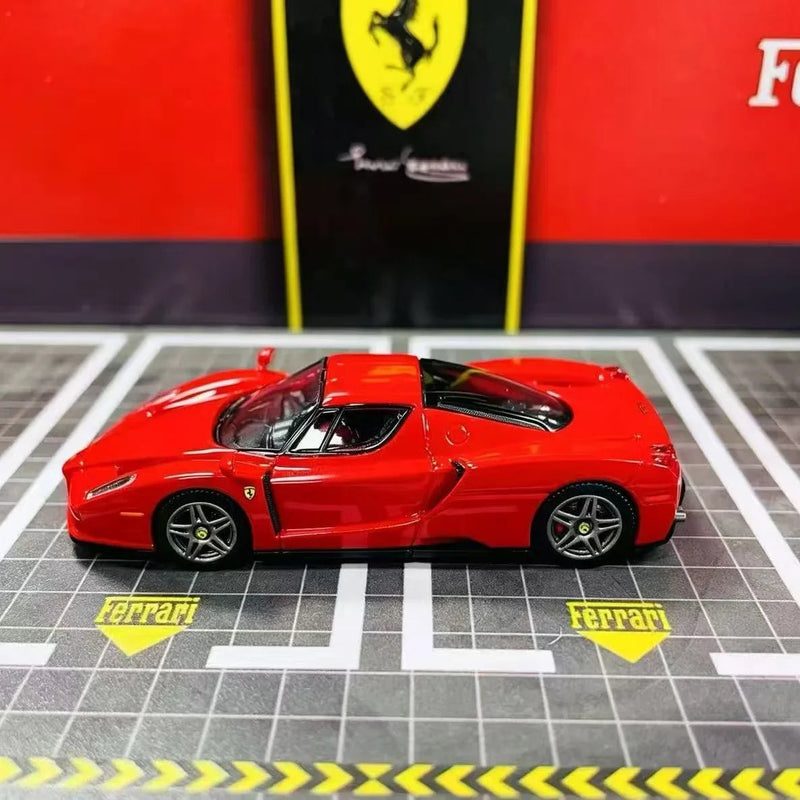 *PRE-ORDER* Ferrari Enzo (Visible Engine) Rosso Corsa, 1:64 Scale — image 2