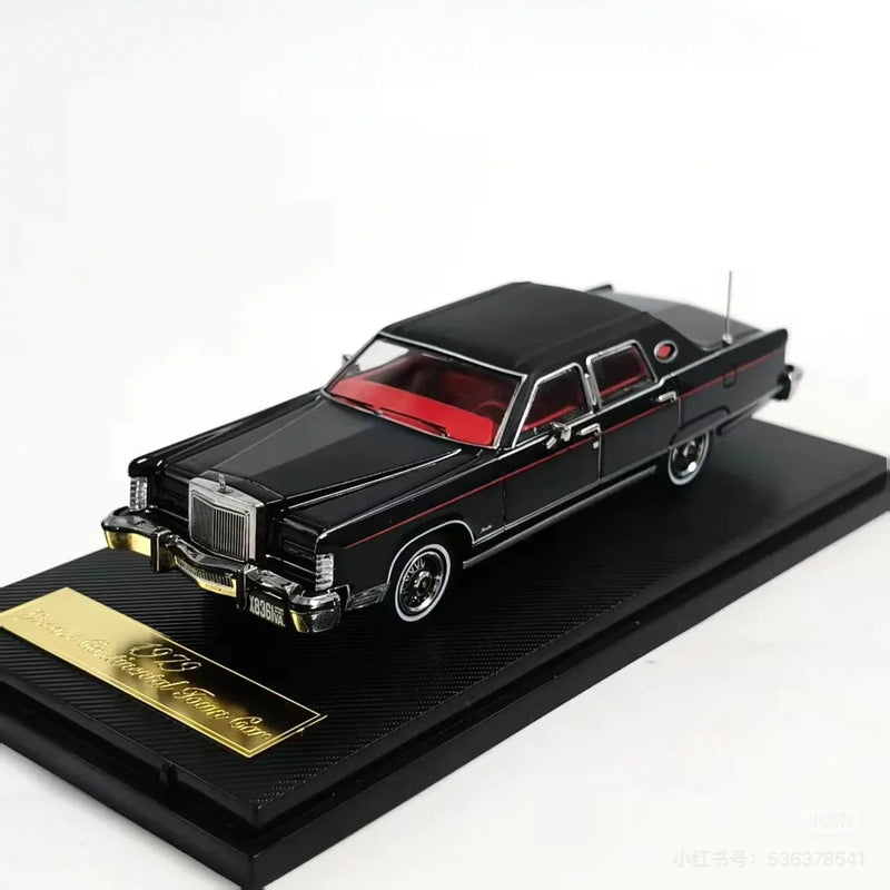 Lincoln Continental 1979 Town Car (Limited to 999pcs), 1:64 Scale — image 2