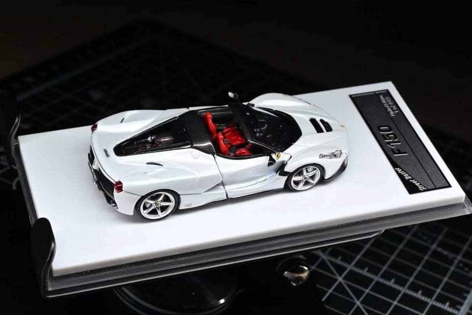 *PRE-ORDER* Laferrari Aperta (F150) Bianco, 1:64 Scale (White) — image 6
