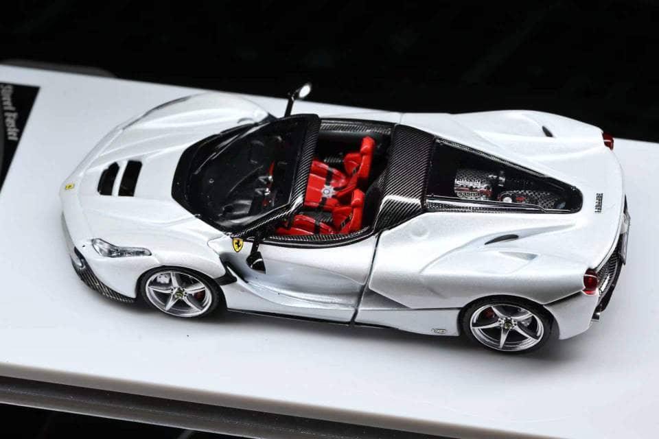 *PRE-ORDER* Laferrari Aperta (F150) Bianco, 1:64 Scale (White) — image 2