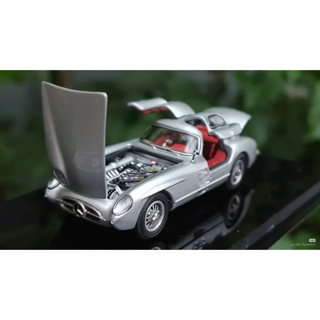 *PRE-ORDER* Mercedes-Benz 300 SLR Uhlenhaut Coupé (W196S) Silver with Red Interior (Openable Doors, Hood & Visible Engine), 1:64 Scale — image 1